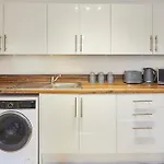 Nottingham Brand New 1Br Apt W/ Full Kitchen City