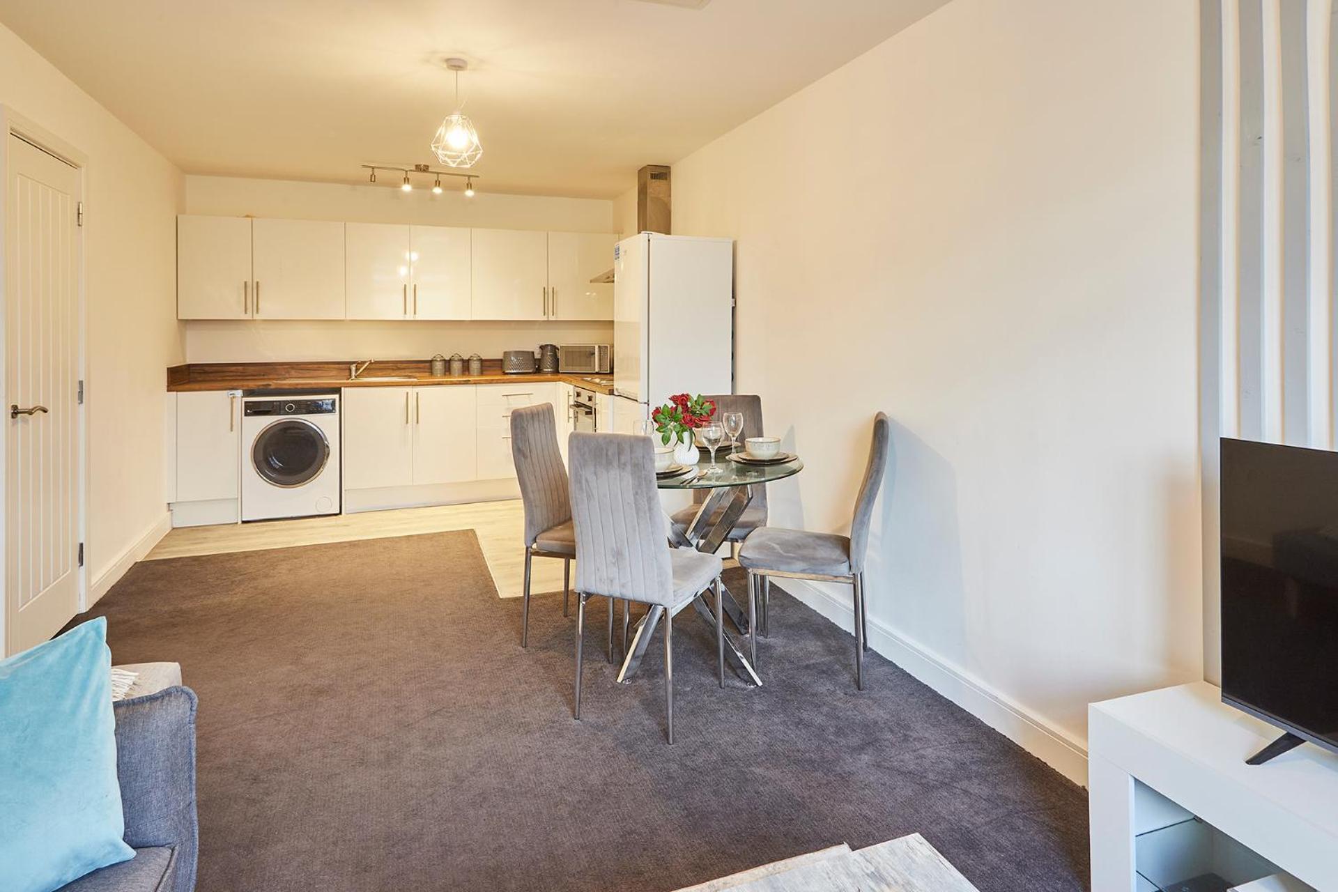 Brand New 1br W/ Full Kitchen